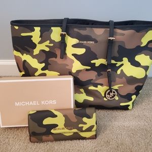 Michael Kors tote bag and wallet